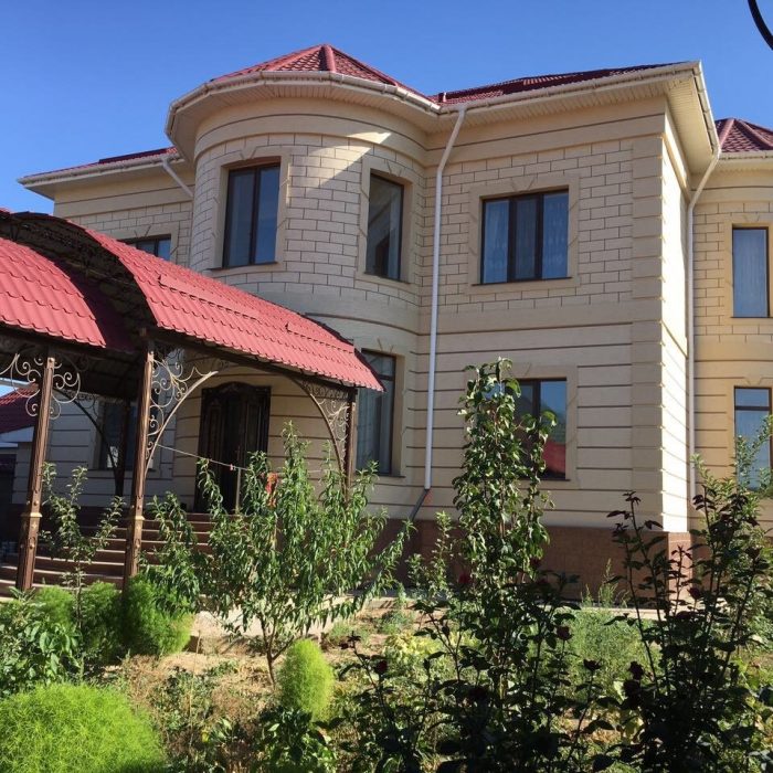 Установка пластиковых нашими специалистами